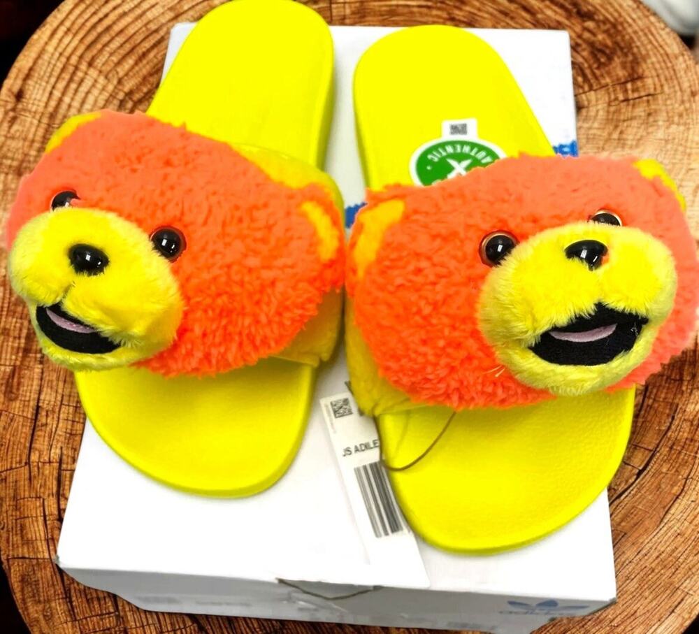 Adidas Jeremy Scott NBA Adilette Bear Yellow Lifestyle Slides Mens 8 or Womens 9